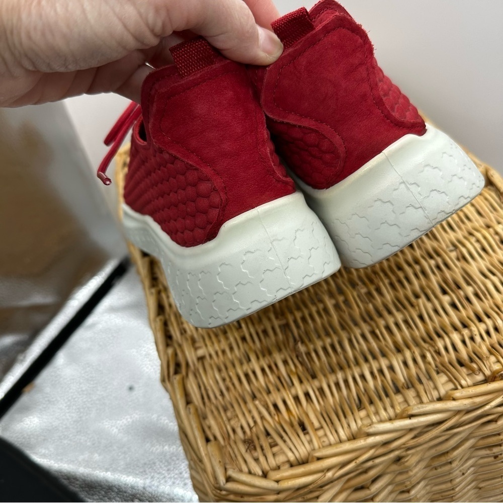 Red Textured Sneakers - Picture 5 of 7